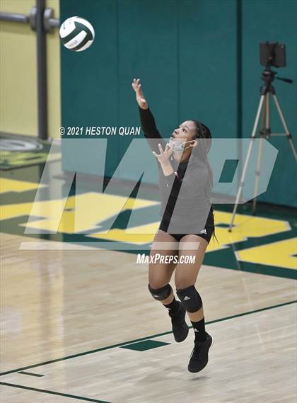 Thumbnail 3 in Lakewood vs. San Clemente (Dave Mohs Tournament) photogallery.