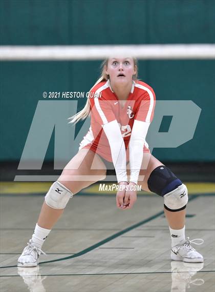 Thumbnail 3 in Lakewood vs. San Clemente (Dave Mohs Tournament) photogallery.