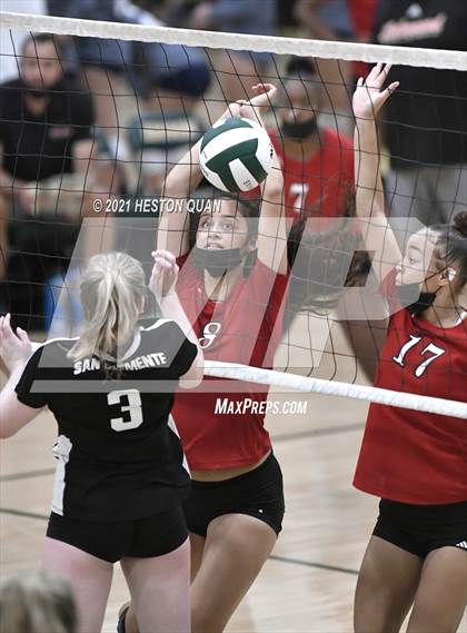 Thumbnail 1 in Lakewood vs. San Clemente (Dave Mohs Tournament) photogallery.
