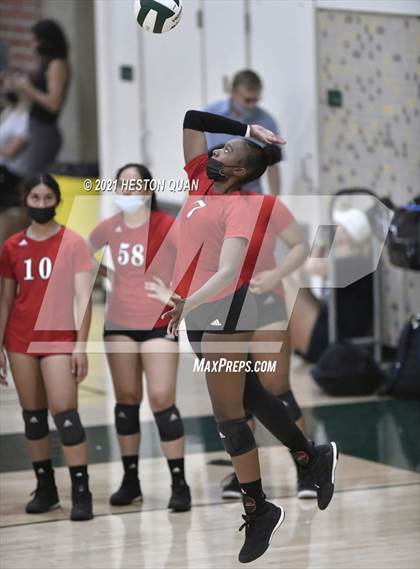 Thumbnail 2 in Lakewood vs. San Clemente (Dave Mohs Tournament) photogallery.