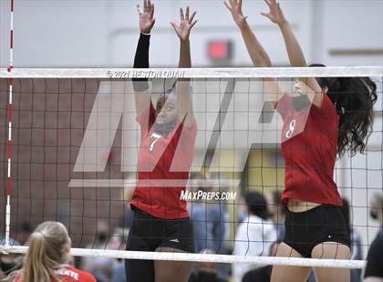 Thumbnail 1 in Lakewood vs. San Clemente (Dave Mohs Tournament) photogallery.