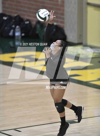 Thumbnail 1 in Lakewood vs. San Clemente (Dave Mohs Tournament) photogallery.