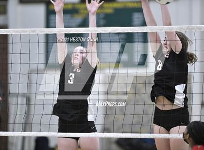 Thumbnail 3 in Lakewood vs. San Clemente (Dave Mohs Tournament) photogallery.