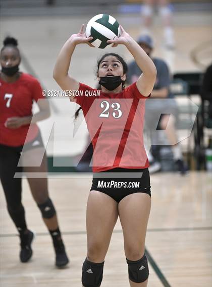 Thumbnail 3 in Lakewood vs. San Clemente (Dave Mohs Tournament) photogallery.
