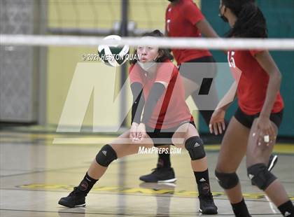 Thumbnail 3 in Lakewood vs. San Clemente (Dave Mohs Tournament) photogallery.