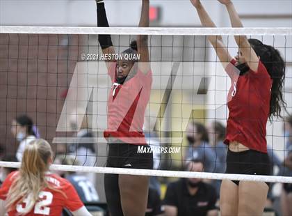Thumbnail 3 in Lakewood vs. San Clemente (Dave Mohs Tournament) photogallery.