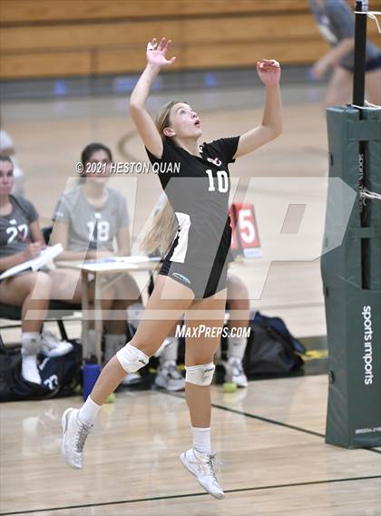 Thumbnail 3 in Lakewood vs. San Clemente (Dave Mohs Tournament) photogallery.