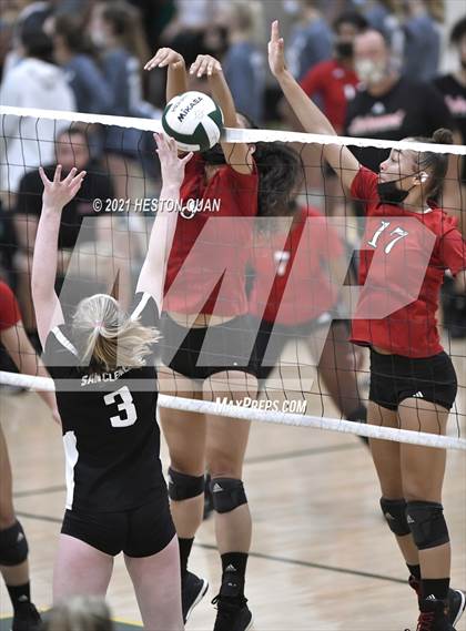 Thumbnail 2 in Lakewood vs. San Clemente (Dave Mohs Tournament) photogallery.