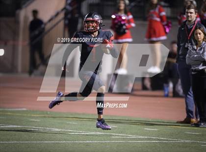 Thumbnail 2 in Village Christian vs. Whittier Christian photogallery.