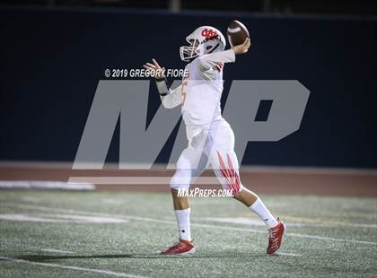 Thumbnail 3 in Village Christian vs. Whittier Christian photogallery.