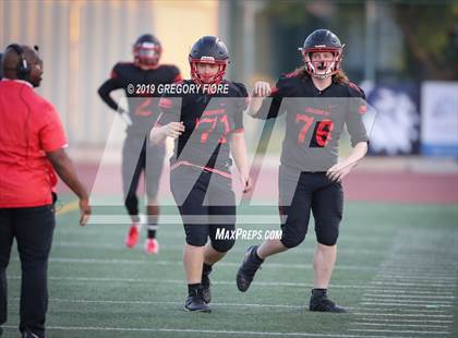Thumbnail 2 in Village Christian vs. Whittier Christian photogallery.