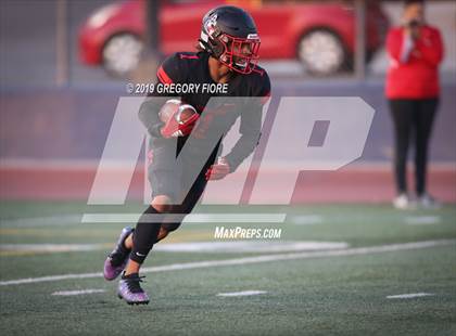 Thumbnail 3 in Village Christian vs. Whittier Christian photogallery.