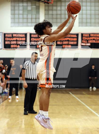 Thumbnail 3 in Old Rochester Regional vs Greater Lawrence Tech (MIAA Division 3 Round of 8) photogallery.