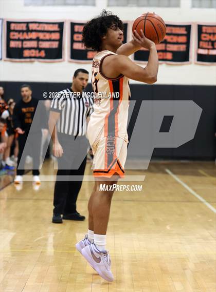 Thumbnail 2 in Old Rochester Regional vs Greater Lawrence Tech (MIAA Division 3 Round of 8) photogallery.