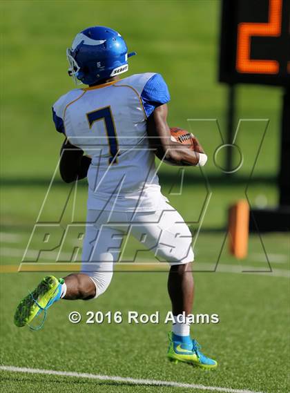 Thumbnail 2 in Omaha North @ Lincoln Southeast photogallery.