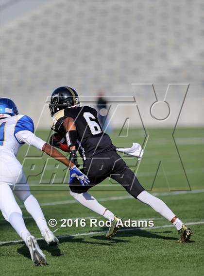 Thumbnail 3 in Omaha North @ Lincoln Southeast photogallery.