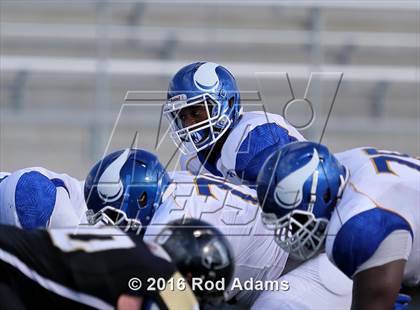 Thumbnail 3 in Omaha North @ Lincoln Southeast photogallery.