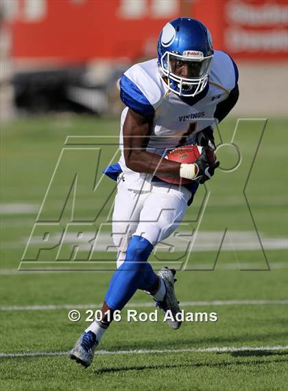 Thumbnail 1 in Omaha North @ Lincoln Southeast photogallery.