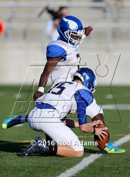 Thumbnail 2 in Omaha North @ Lincoln Southeast photogallery.