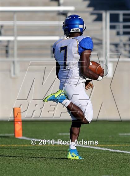 Thumbnail 2 in Omaha North @ Lincoln Southeast photogallery.
