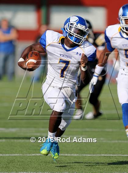 Thumbnail 3 in Omaha North @ Lincoln Southeast photogallery.