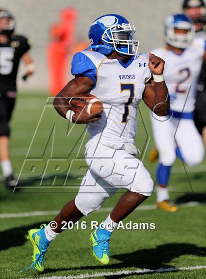 Thumbnail 3 in Omaha North @ Lincoln Southeast photogallery.