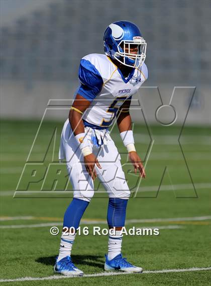 Thumbnail 2 in Omaha North @ Lincoln Southeast photogallery.
