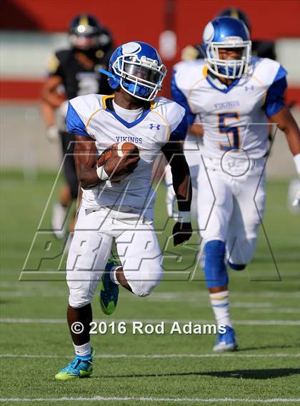 Thumbnail 1 in Omaha North @ Lincoln Southeast photogallery.