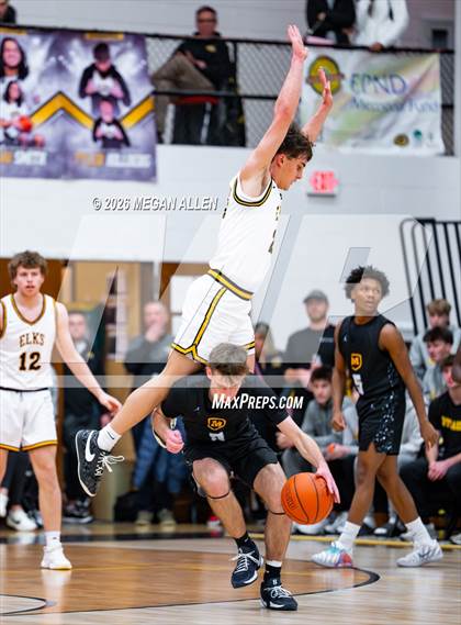 Thumbnail 2 in Archbishop Moeller @ Centerville photogallery.