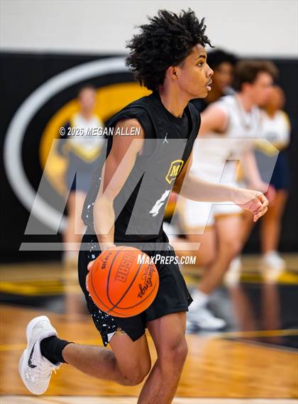 Thumbnail 2 in Archbishop Moeller @ Centerville photogallery.