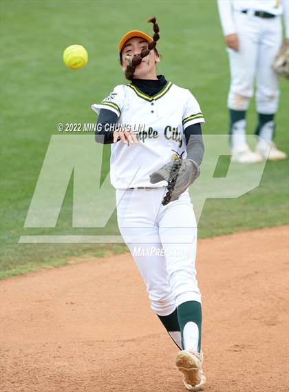 Thumbnail 3 in Moorpark vs. Temple City (CIF SS D4 Final) photogallery.