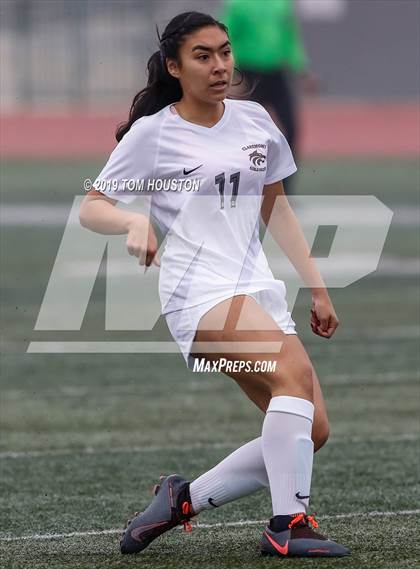 Thumbnail 2 in Claremont vs. Covina photogallery.
