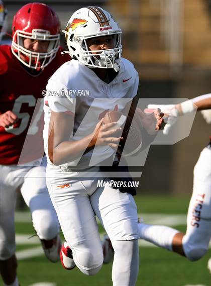 Thumbnail 2 in Sequoyah vs Whitwell (Blue Cross Bowl) photogallery.