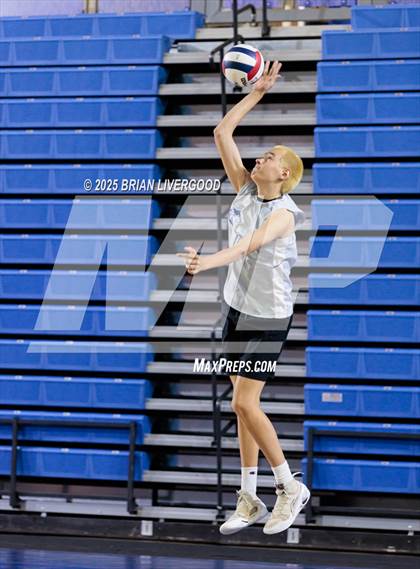 Thumbnail 3 in Grandview vs Legacy (CHSAA 5A Round 3) photogallery.