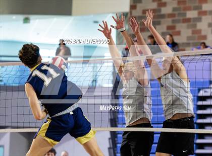 Thumbnail 2 in Grandview vs Legacy (CHSAA 5A Round 3) photogallery.