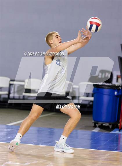 Thumbnail 2 in Grandview vs Legacy (CHSAA 5A Round 3) photogallery.
