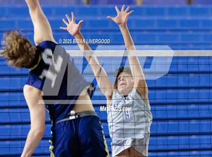 Thumbnail 3 in Grandview vs Legacy (CHSAA 5A Round 3) photogallery.