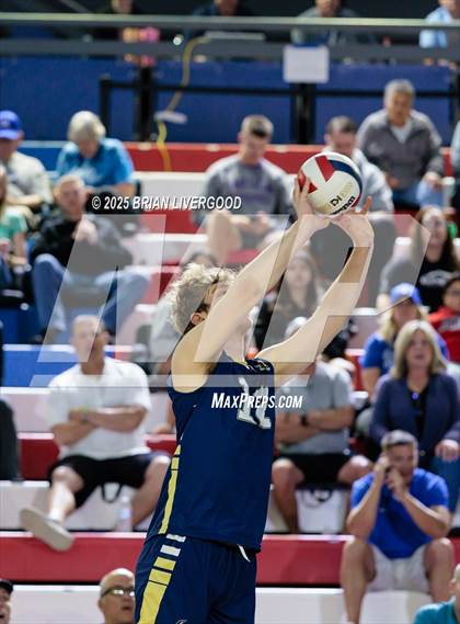 Thumbnail 2 in Grandview vs Legacy (CHSAA 5A Round 3) photogallery.