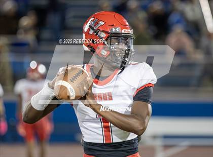 Thumbnail 2 in Waltrip @ Barbers Hill (UIL 5A D1 Football BiDistrict) photogallery.