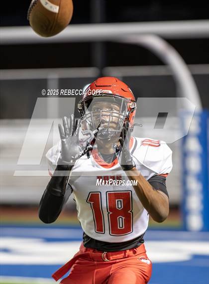 Thumbnail 3 in Waltrip @ Barbers Hill (UIL 5A D1 Football BiDistrict) photogallery.