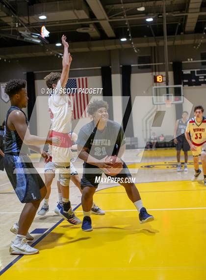 Thumbnail 2 in Temecula Prep vs. Linfield Christian (Rancho Christian Eagles Showcase) photogallery.