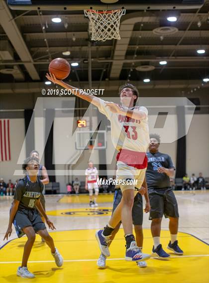 Thumbnail 3 in Temecula Prep vs. Linfield Christian (Rancho Christian Eagles Showcase) photogallery.