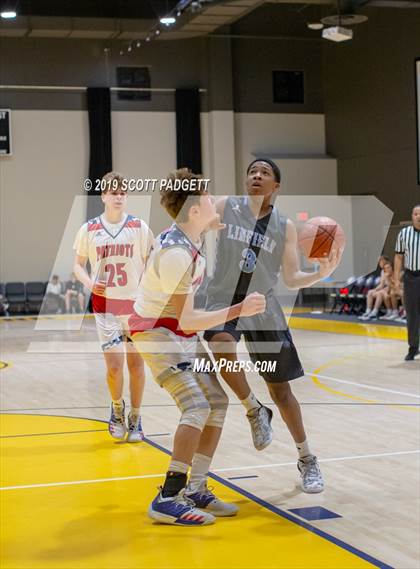 Thumbnail 3 in Temecula Prep vs. Linfield Christian (Rancho Christian Eagles Showcase) photogallery.