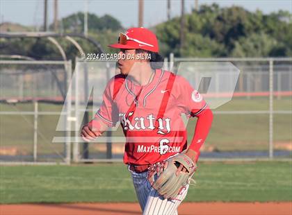 Thumbnail 3 in Paetow vs Katy photogallery.
