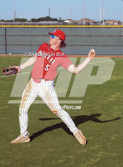 Thumbnail 3 in Paetow vs Katy photogallery.