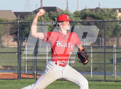 Thumbnail 3 in Paetow vs Katy photogallery.
