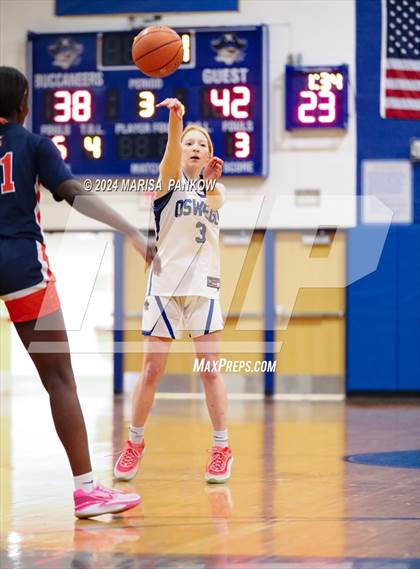 Thumbnail 2 in Oswego vs East Syracuse - Minoa (NYSPHSAA Section 3 AA First Round) photogallery.