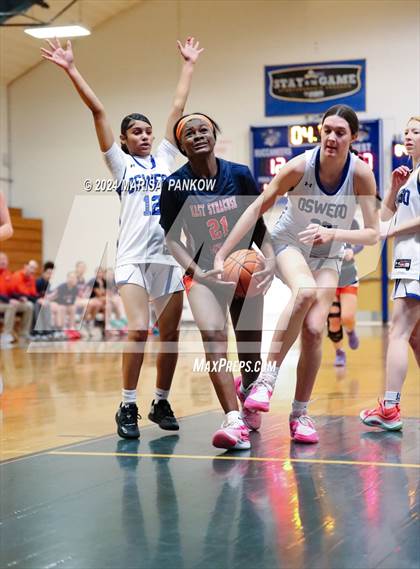 Thumbnail 3 in Oswego vs East Syracuse - Minoa (NYSPHSAA Section 3 AA First Round) photogallery.