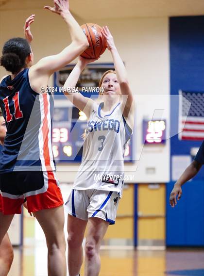 Thumbnail 1 in Oswego vs East Syracuse - Minoa (NYSPHSAA Section 3 AA First Round) photogallery.