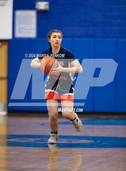 Thumbnail 2 in Oswego vs East Syracuse - Minoa (NYSPHSAA Section 3 AA First Round) photogallery.